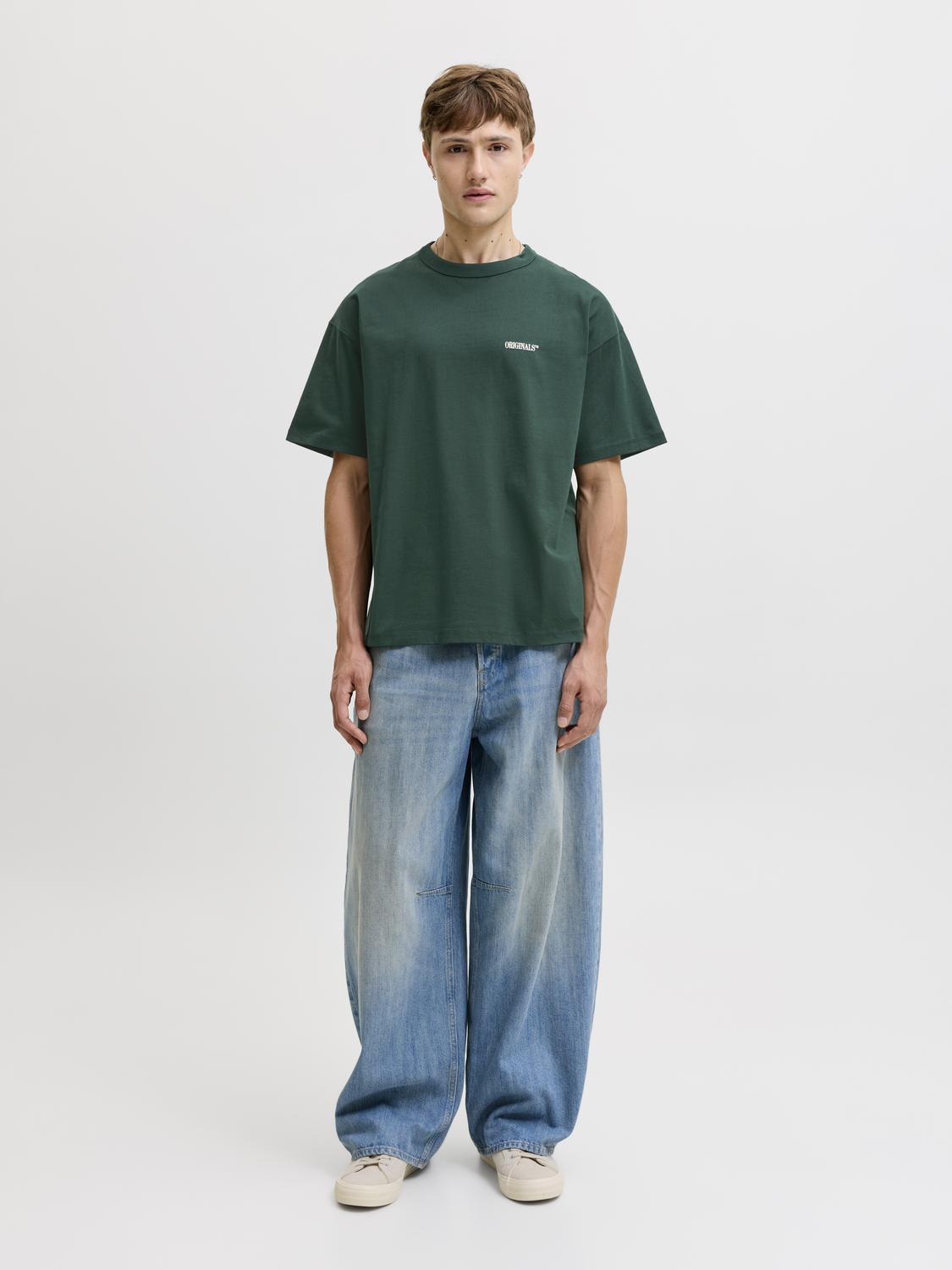 model_shot-front_full